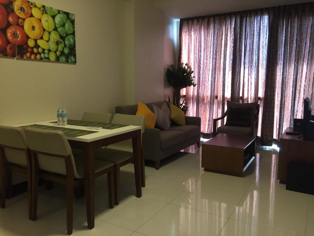 Posezení v ubytování Mactan Newtown Condo