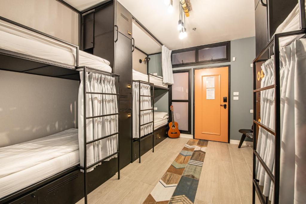 Postel nebo postele na pokoji v ubytování The Spot Hostel