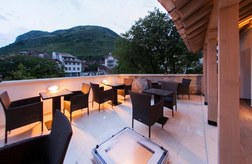 Nespecifikovaný výhled na hory nebo výhled na hory při pohledu z hotelu