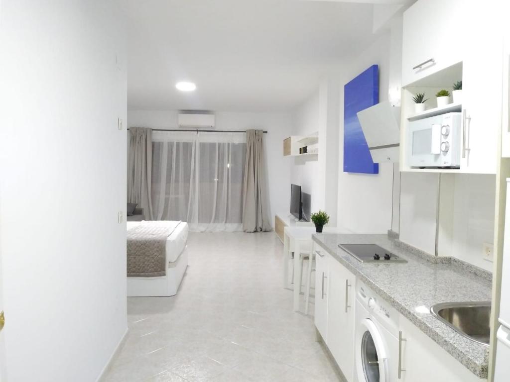 BenalSuite estudio, piscina y playa en BenalBeach ...