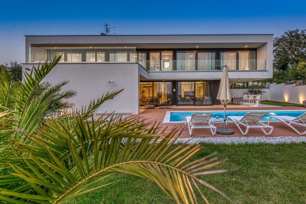 Πισίνα στο ή κοντά στο Villa Eleven