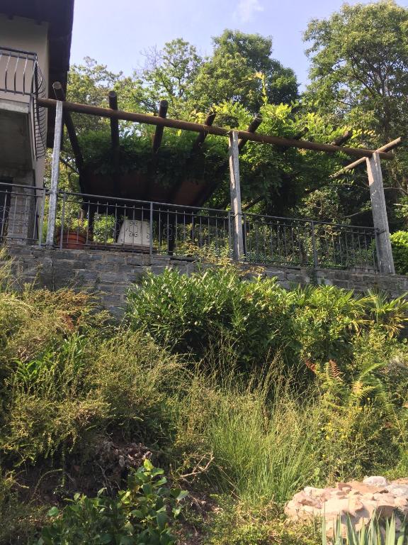 Aed väljaspool majutusasutust Casa Barbara - eine Oase der Ruhe oberhalb des Lago di Lugano