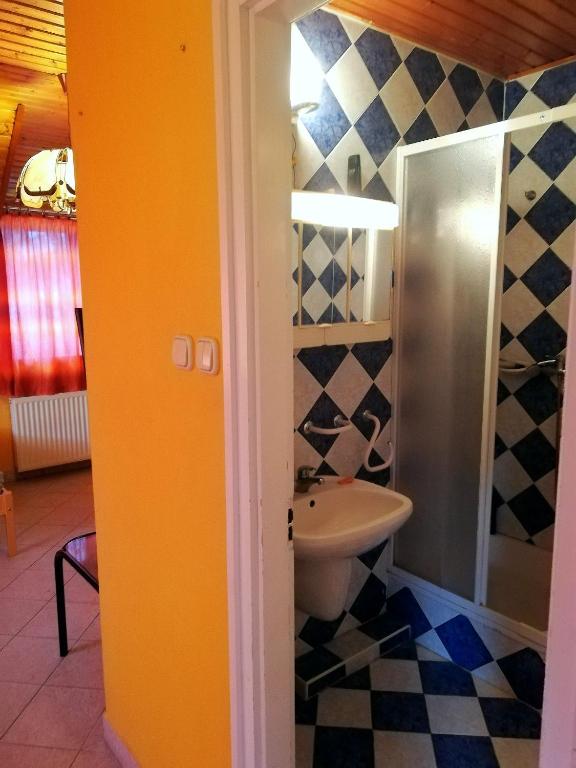 Koupelna v ubytování Széplak apartman