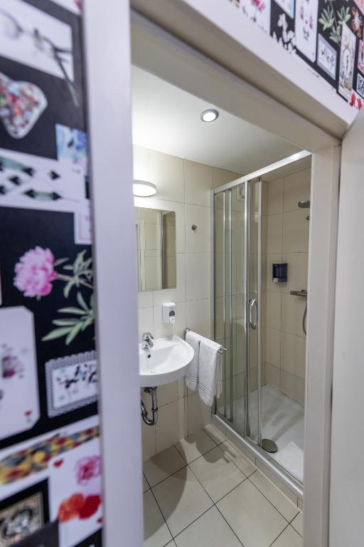 
Family Room (4 Adults)
