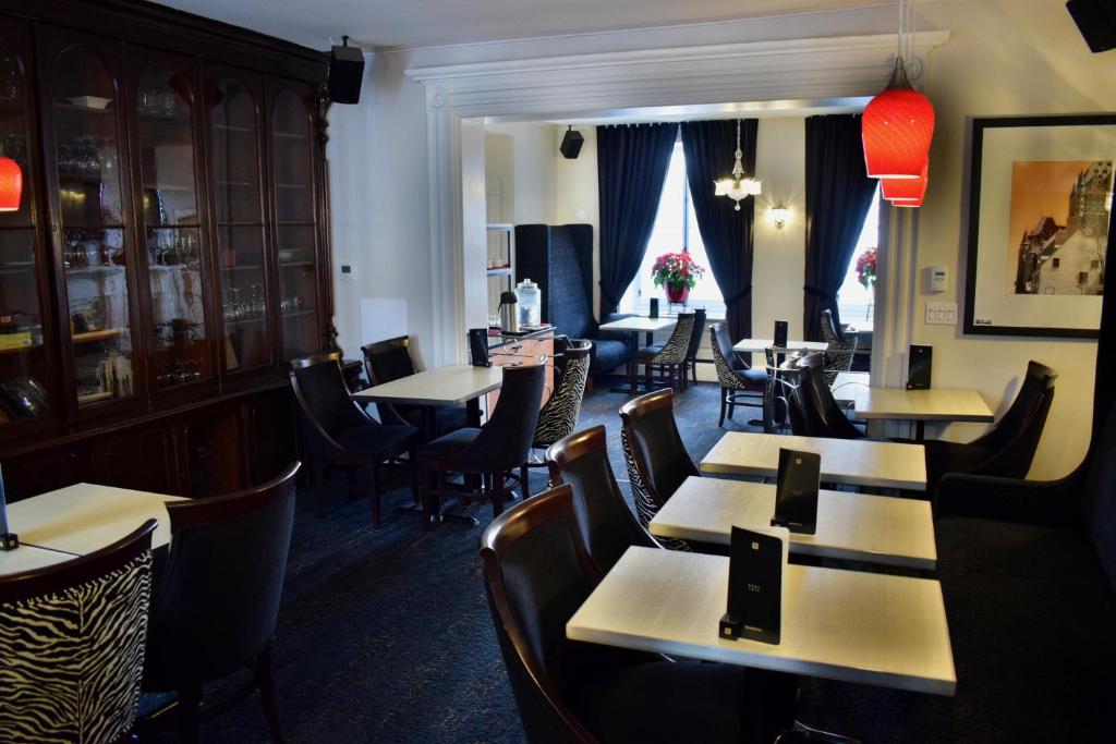 Posezení v ubytování Hotel Manoir D'Auteuil