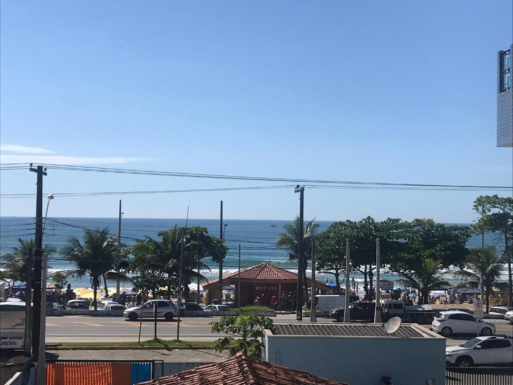  Apto vista p o mar Ubatuba-Praia Grande-50m areia