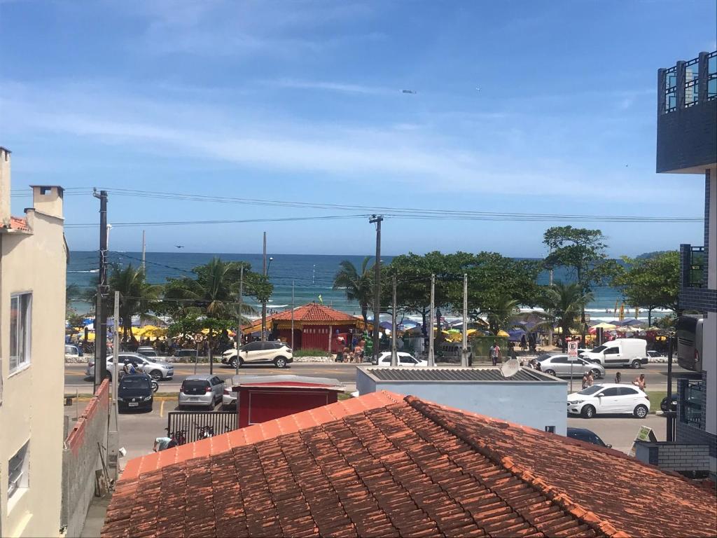  Apto vista p o mar Ubatuba-Praia Grande-50m areia
