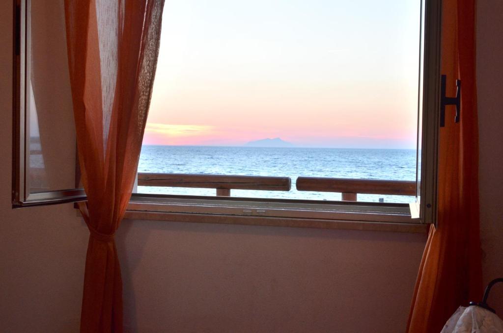 Casa al MARE CON SPLENDIDA VISTA SUL MARE - Maison De Vacances