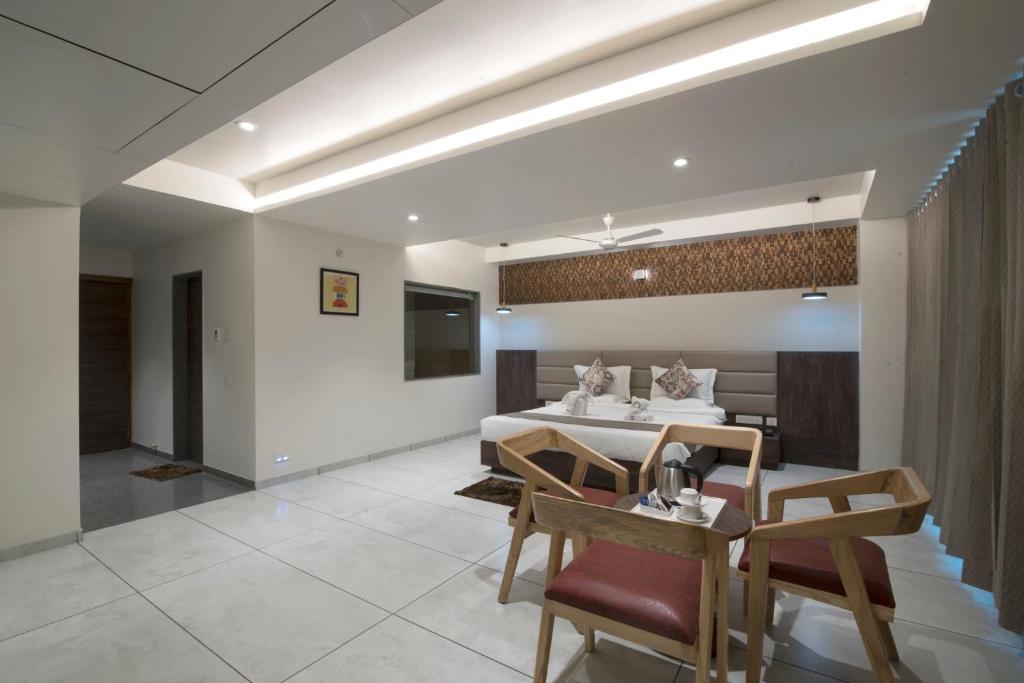 Posezení v ubytování HOTEL SILVERA GRAND