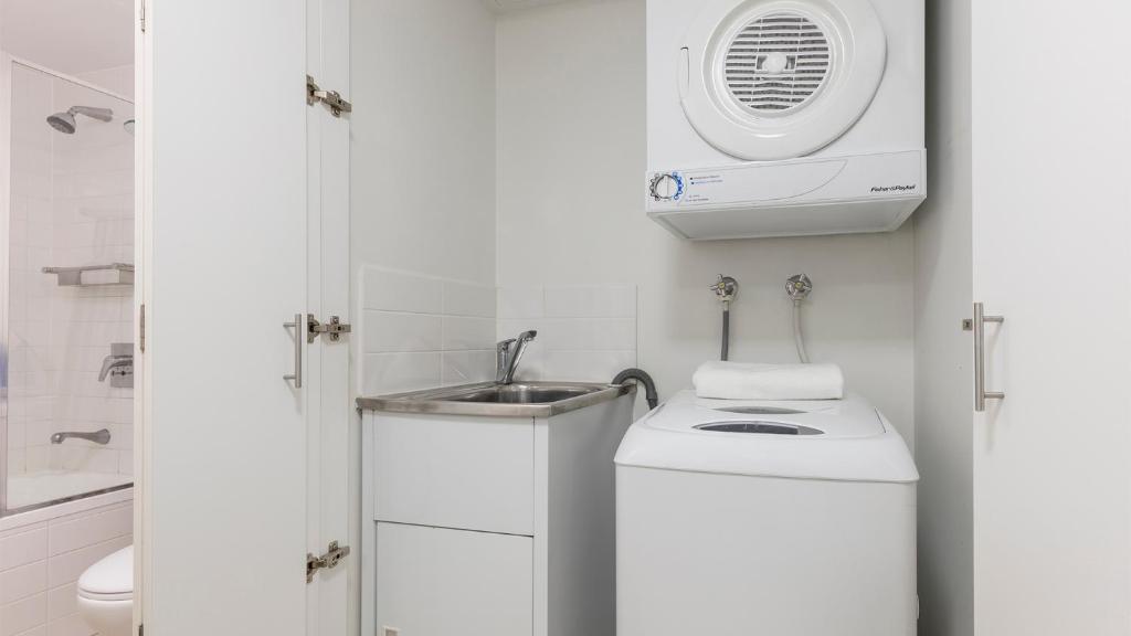 Oaks Brisbane Aurora Suites - Resim 25