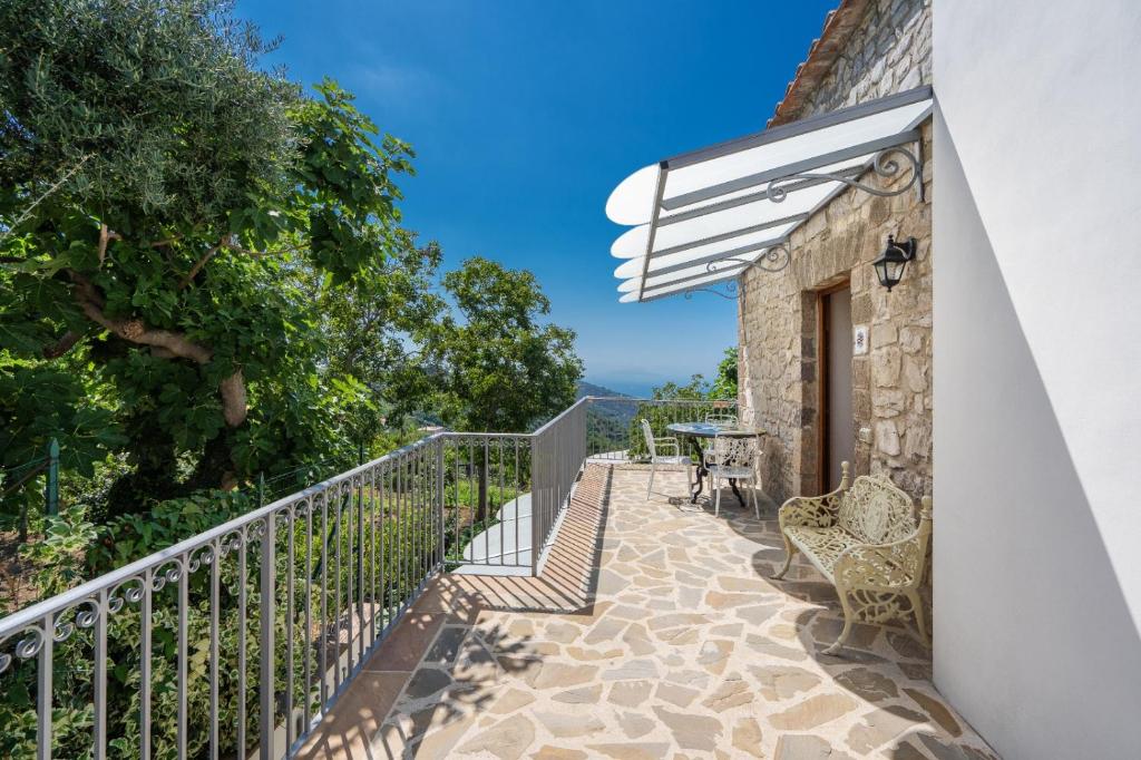 Balkón nebo terasa v ubytování La Torretta Ticciano Vico Equense