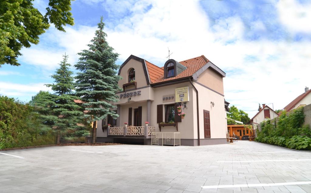 Budova, v ktorej sa apartmán nachádza