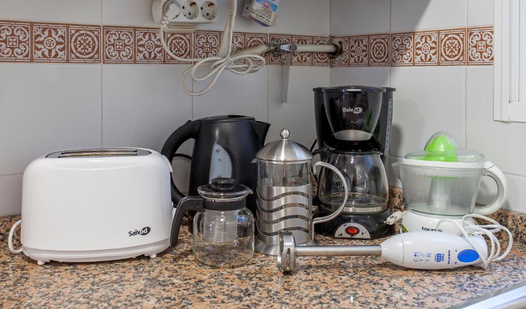 A kitchen or kitchenette at Apartment near the Marina, Valencia