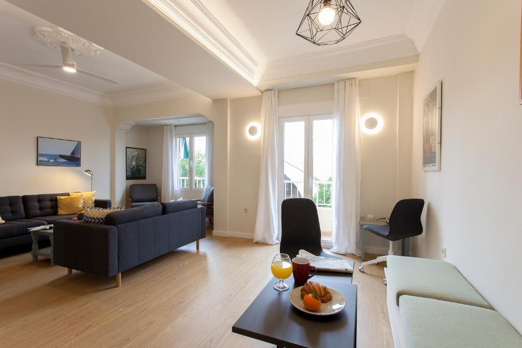 A television and/or entertainment centre at Apartment near the Marina, Valencia