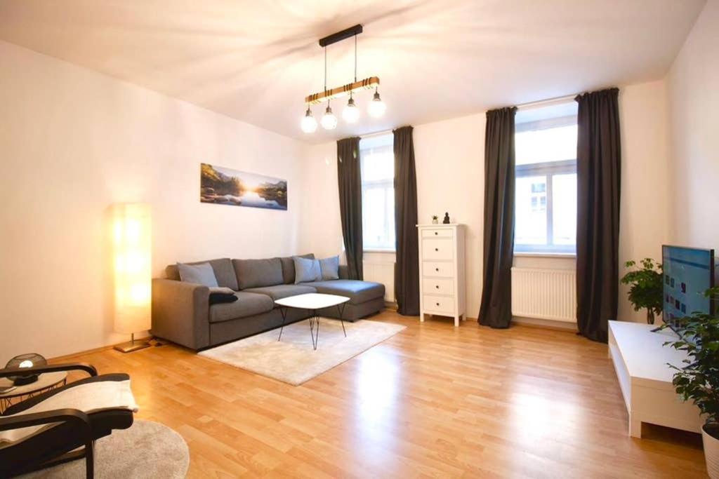 Posezení v ubytování Cozy 2 ROOM APARTMENT - Enjoy Viennas summer Vibes