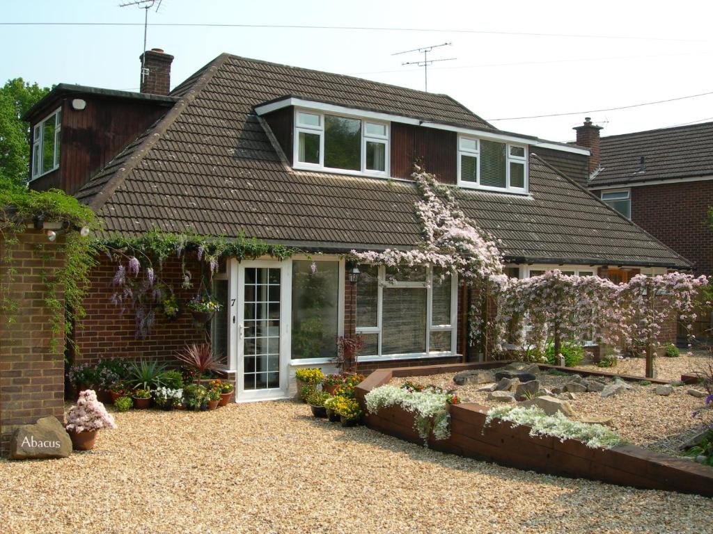 Zahrada ubytování Abacus Bed and Breakfast, Blackwater, Hampshire