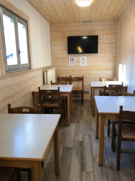 TV a/nebo společenská místnost v ubytování Alpenrose Chamonix
