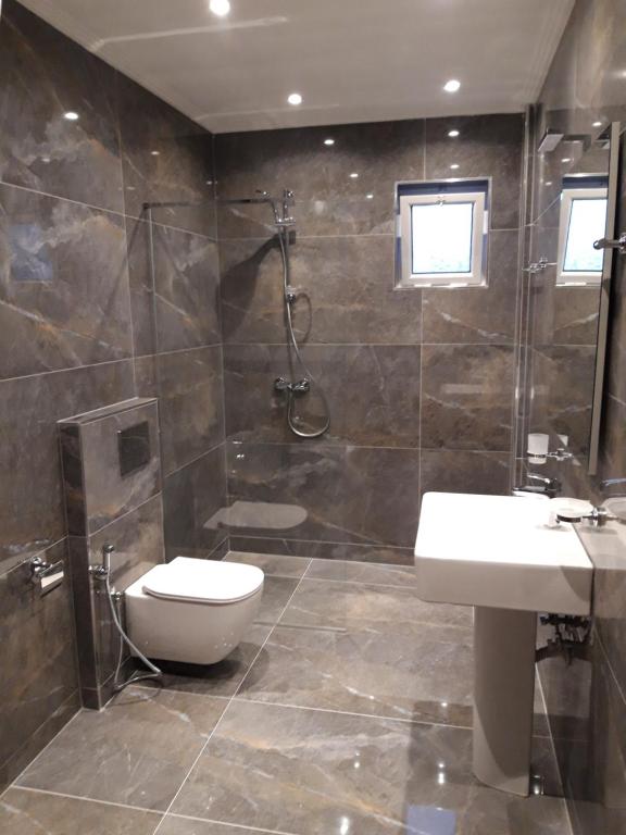 Klajdi Apartaments - Image 2