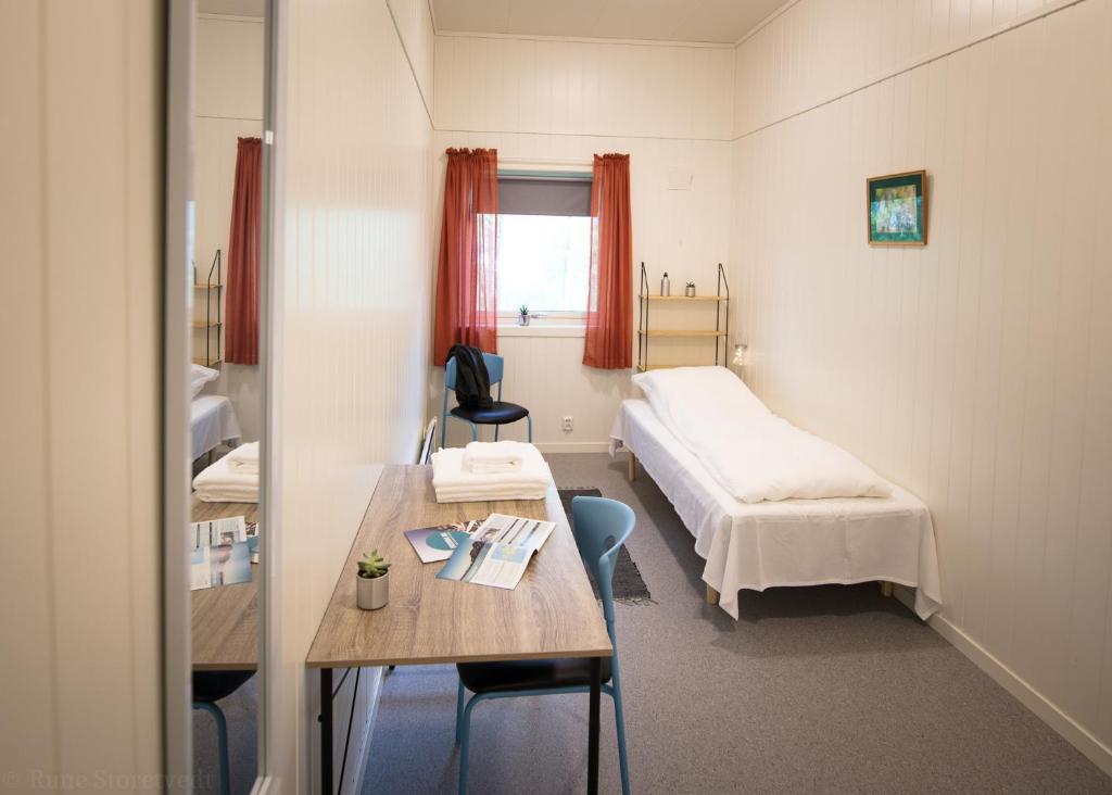 Postel nebo postele na pokoji v ubytování Sognhostel