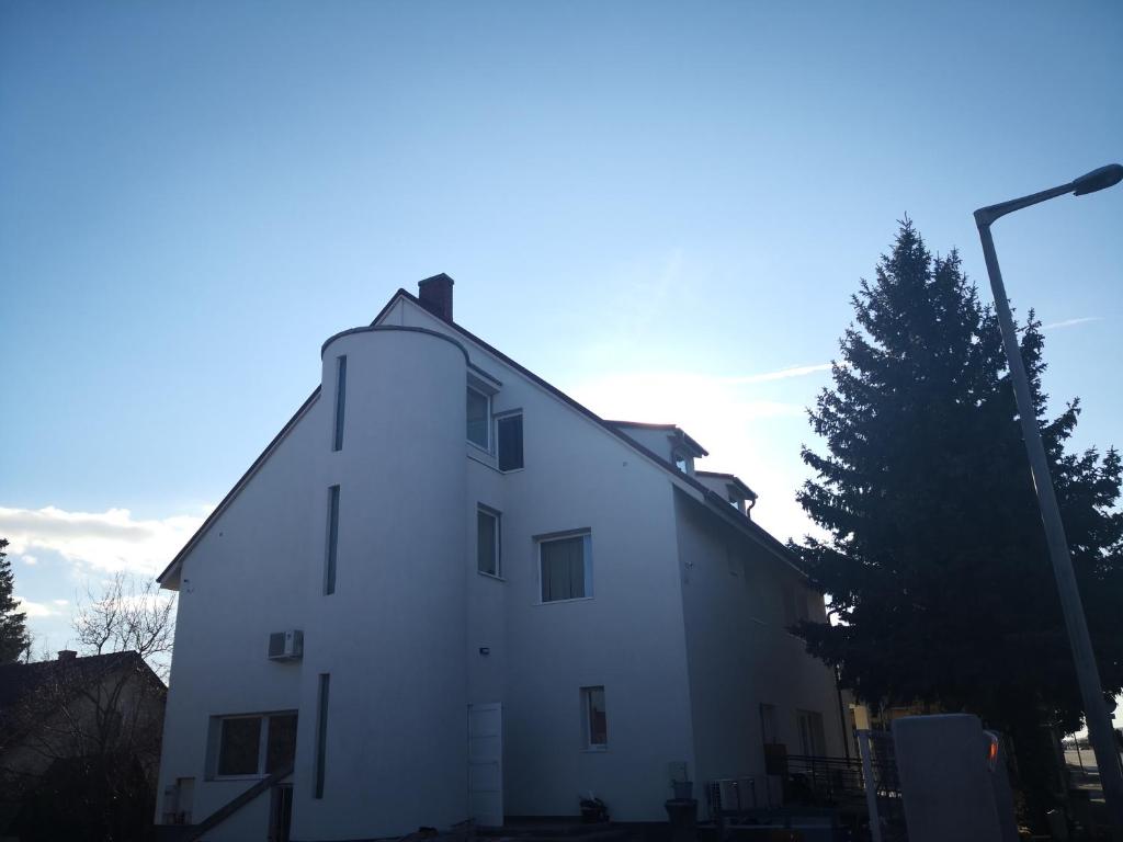 Budova, kde se bed and breakfast nachází