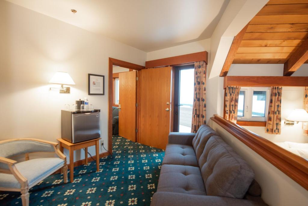 Painter's Lodge, Trademark Collection by Wyndham - Queen Room With Ocean View - Non-Smoking