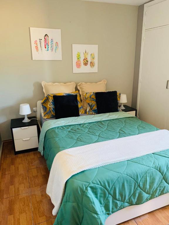 Postel nebo postele na pokoji v ubytování BYOR City Rooms