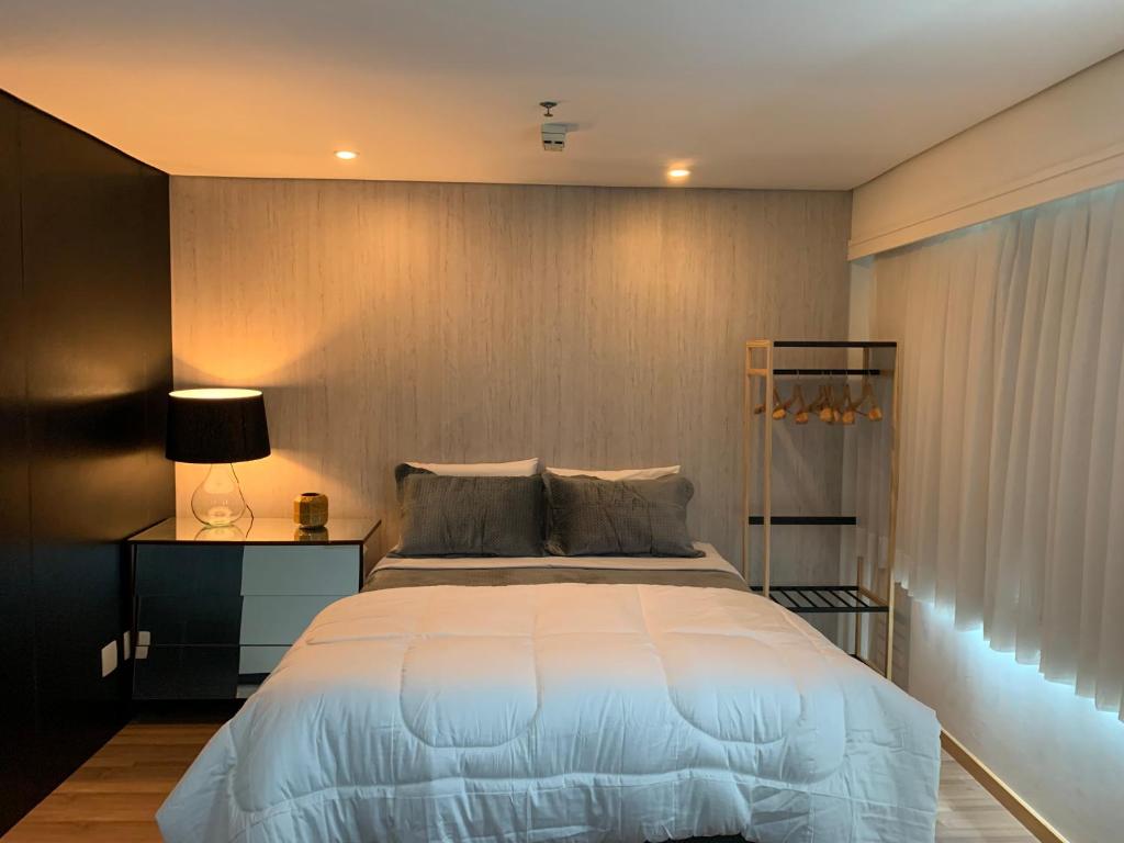  Flat em frente ao Shopping Vila Olímpia