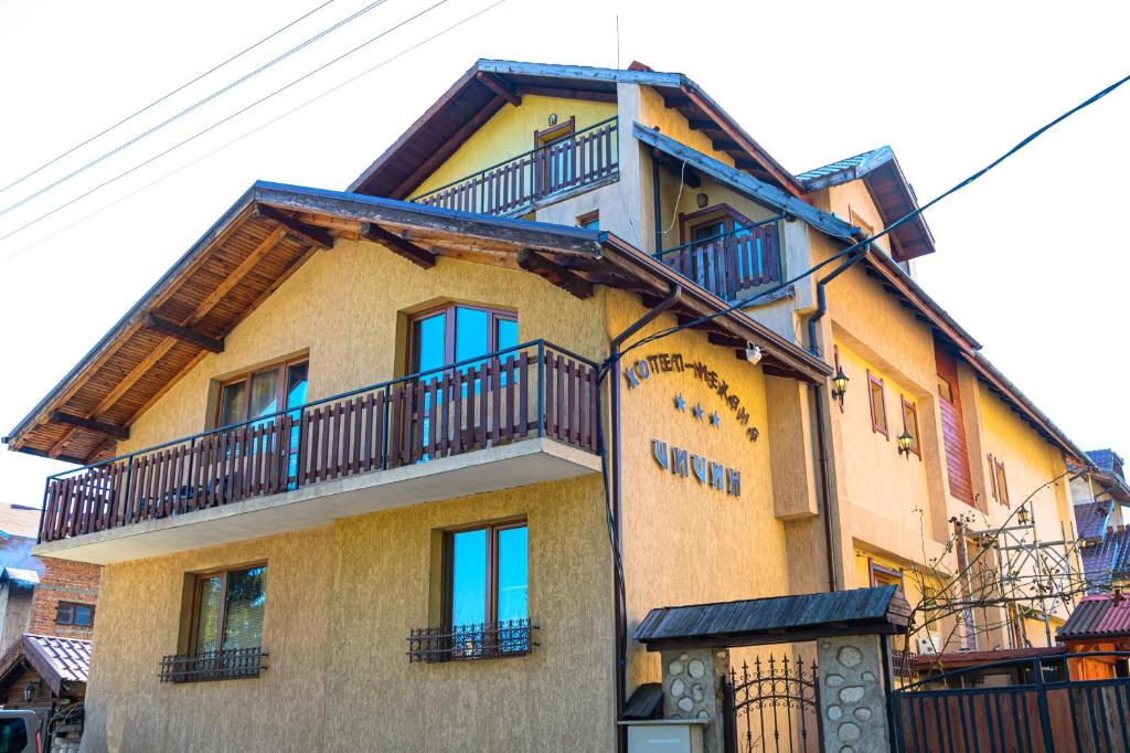 Budova, kde se hotel nachází
