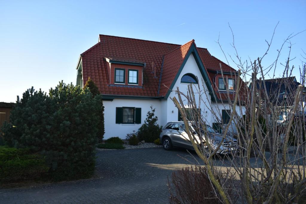 Anne Marie - Two-Bedroom Apartment