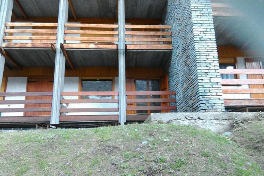 Budova, v ktorej sa apartmán nachádza