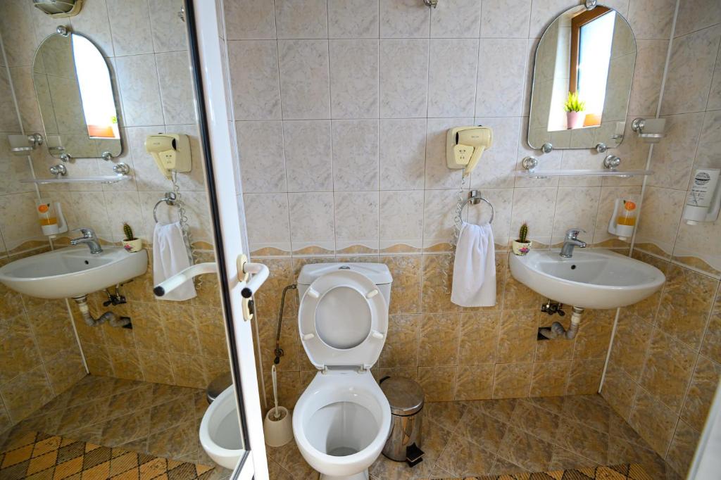 Koupelna v ubytování Family Hotel Chichin
