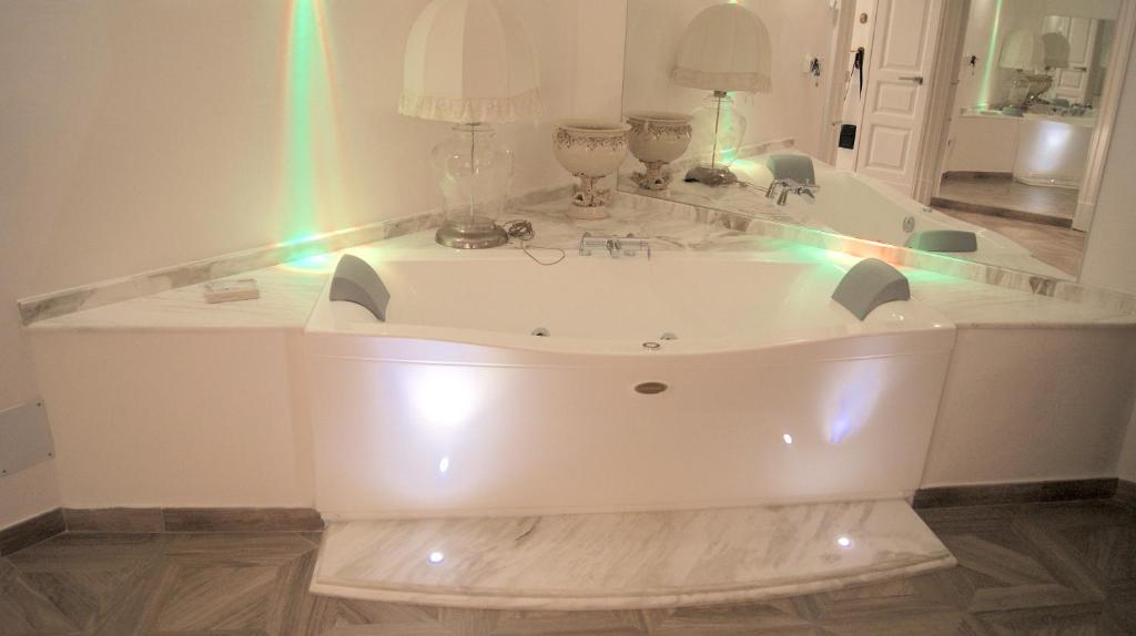 La Maison Barbin - King Room With Spa Bath