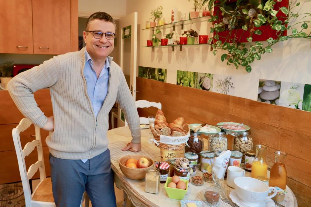 ! A découvrir ! NATURALBNB - Chambres d'hôtes zen au calme - Top confort et reposant - PARKING GRATUIT SECURISE - Garage vélos et motos - OFFERT COPIEUX PETIT DEJEUNER fait maison sucré-salé, local et bio - Accueil et convivialité garantis ! - ダブルルーム