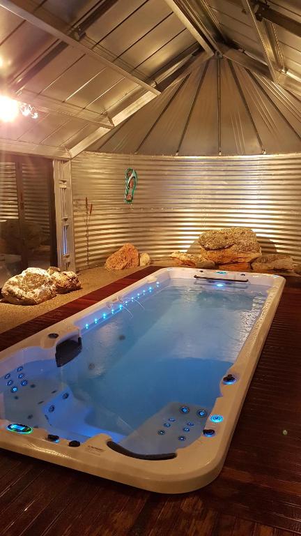 River Rock Estate - Resim 18