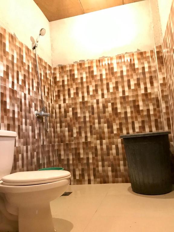 Bagno di Sharky Hostel Oslob