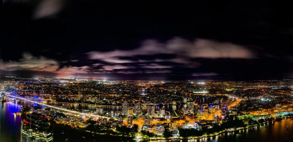 Vista generica su Brisbane o vista sulla città dall'interno dell'appartamento