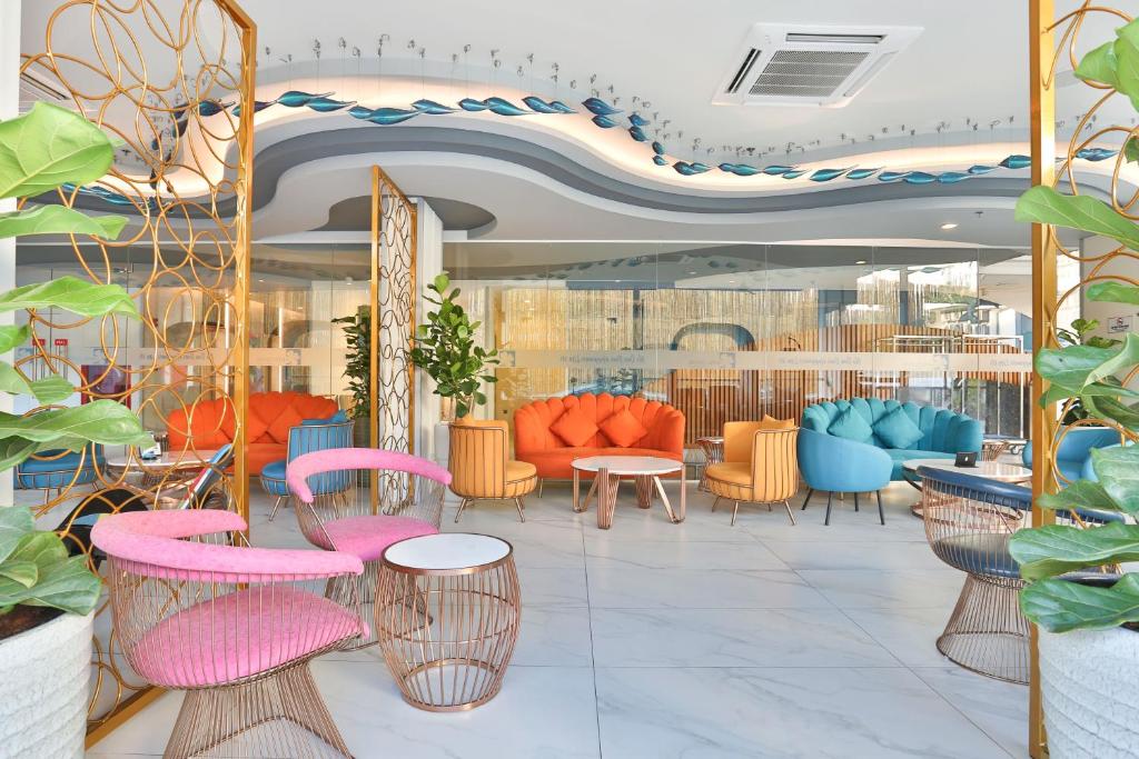 Hotel Clover Patong Phuket - SHA Plus - Resim 19