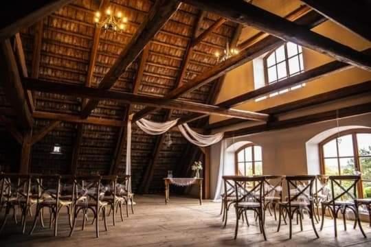 Restauracja lub miejsce do jedzenia w obiekcie Penzion Jízdárna Hejtmánkovice