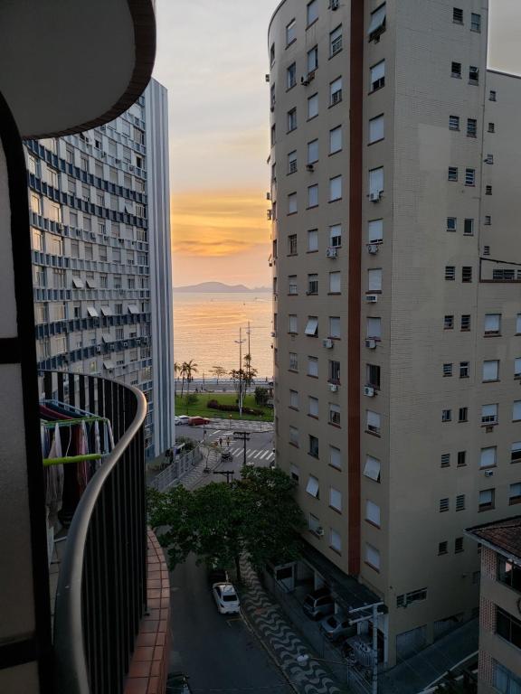  Vista para o mar apto com sacada