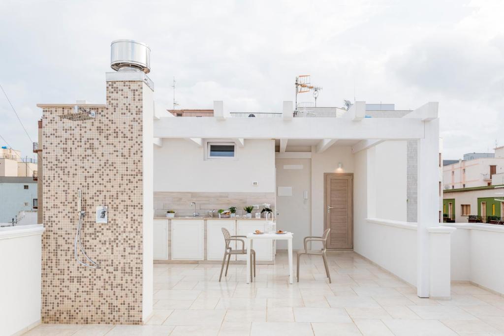 A balcony or terrace at Romantic Suite