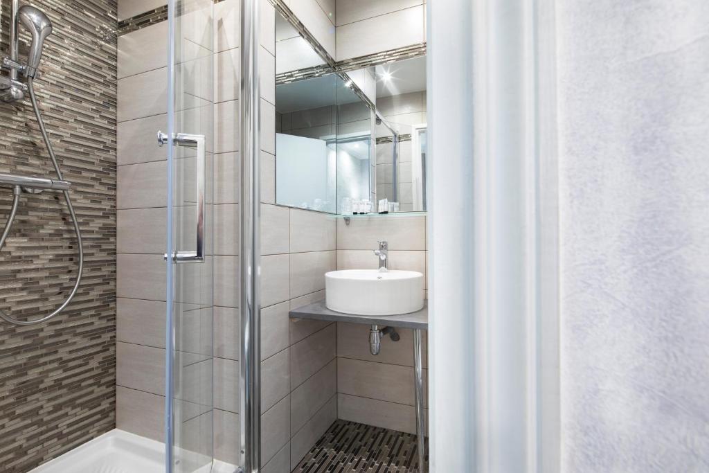 Hôtel de Genève - Resim 18