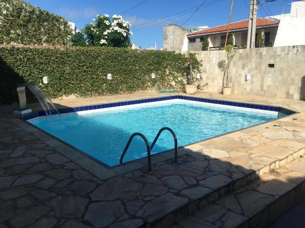  Luxo e Sofisticação à 800 mts da Praia de Atalaia!