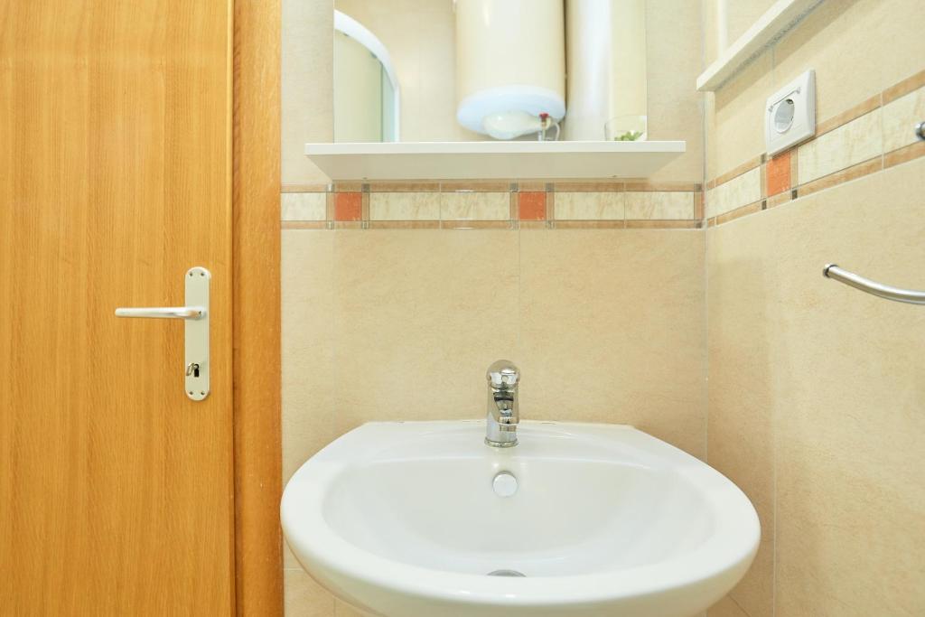 Kúpeľňa v ubytovaní Apartments Zelic Tucepi