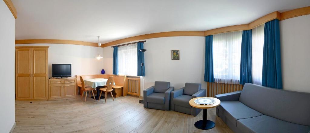 Telewizja i/lub zestaw kina domowego w obiekcie Casa Roder by Garni Snaltnerhof