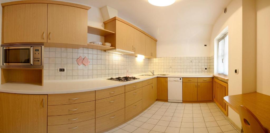 Kuchnia lub aneks kuchenny w obiekcie Casa Roder by Garni Snaltnerhof