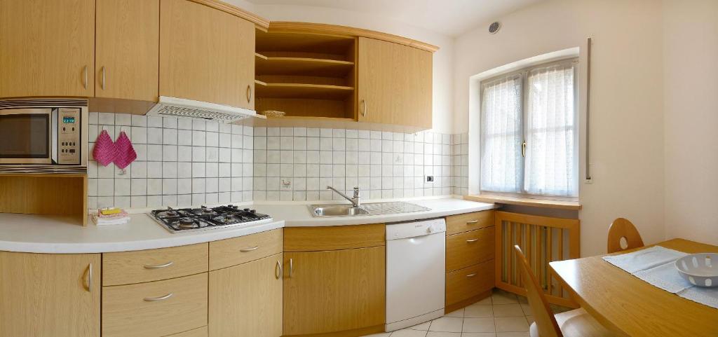 Kuchnia lub aneks kuchenny w obiekcie Casa Roder by Garni Snaltnerhof