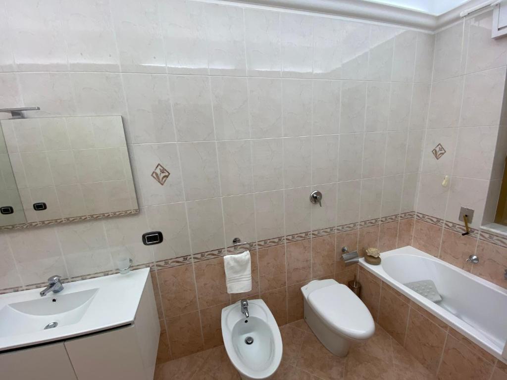 A bathroom at B&B San Michele Foggia