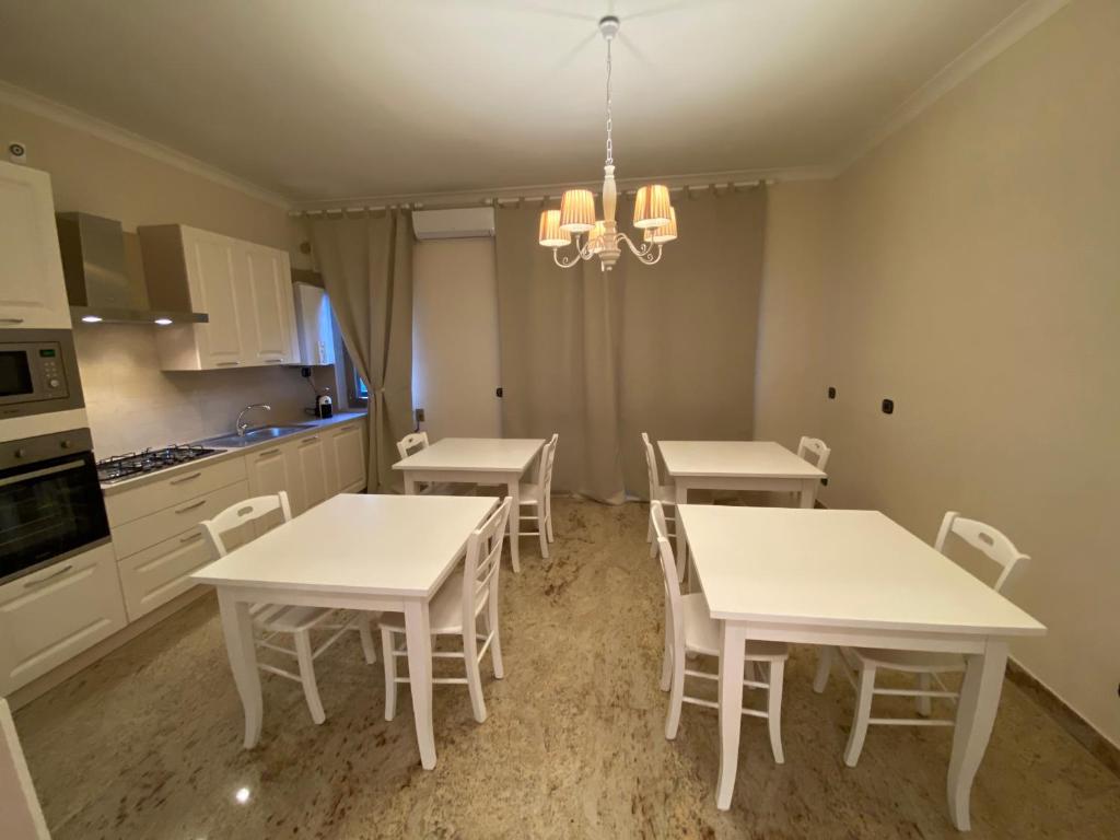 A kitchen or kitchenette at B&B San Michele Foggia