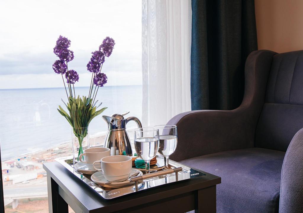 Peerless Villas Hotel - Executive Suite With Balcony And Sea View