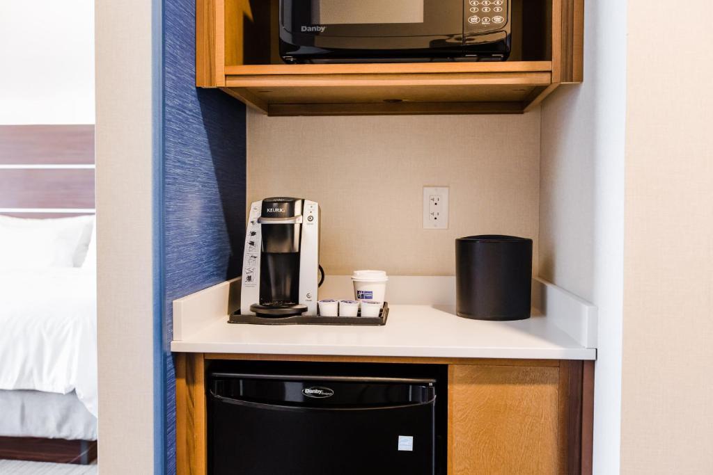 Holiday Inn Express & Suites - West Edmonton-Mall Area by IHG